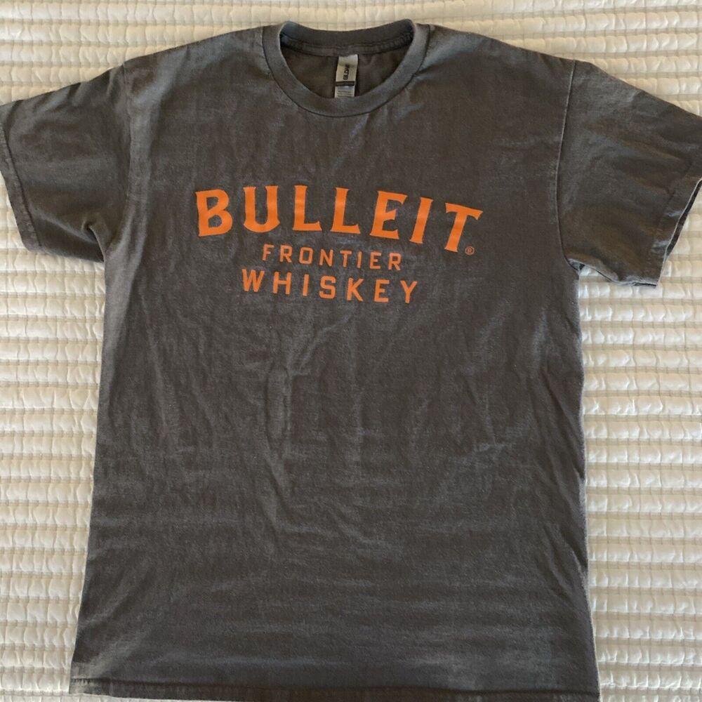 Bulleit Frontier Whiskey Gray Crew Neck Short Sleeve T Shirt Size Medium